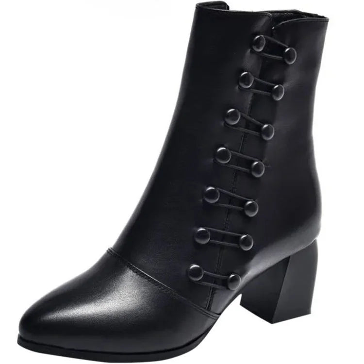 Leather boots: elegance and warmth for winter